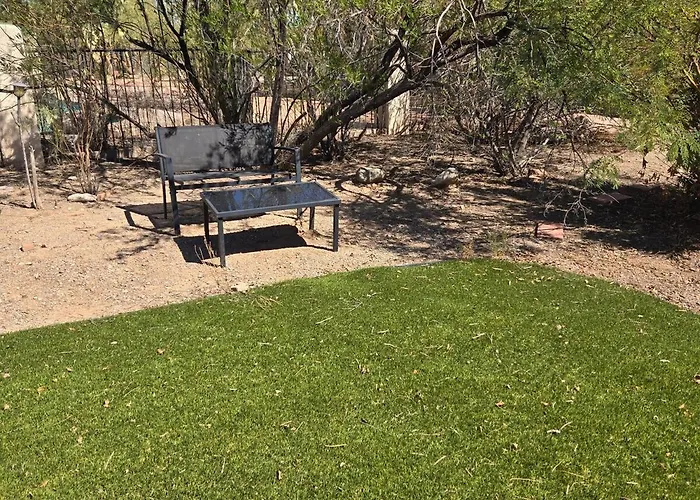 Holiday home 1-acre Spacious Desert Oasis Retreat Near Downtown *