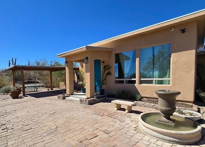Holiday home 1-acre Spacious Desert Oasis Retreat Near Downtown