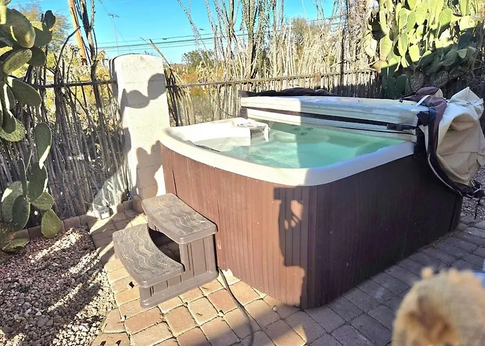 Holiday home 1-acre Spacious Desert Oasis Retreat Near Downtown *