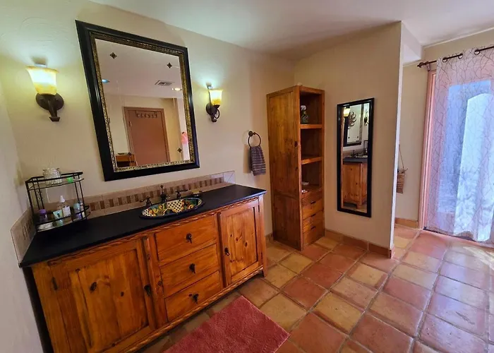 1-acre Spacious Desert Oasis Retreat Near Downtown Holiday home